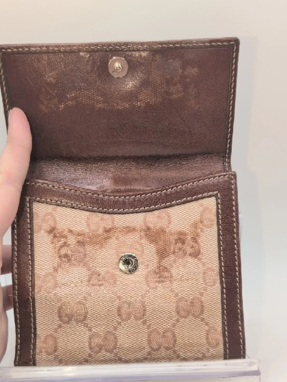 Gucci GG Canvas Bow-Front Wallet - Picture 2 of 5